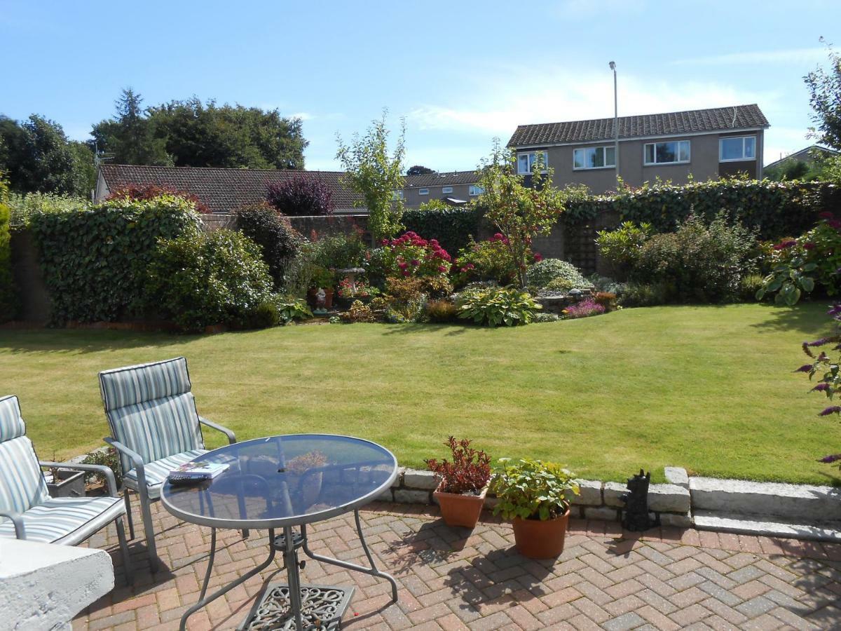 Rose Villa Bed And Breakfast Forfar Bagian luar foto