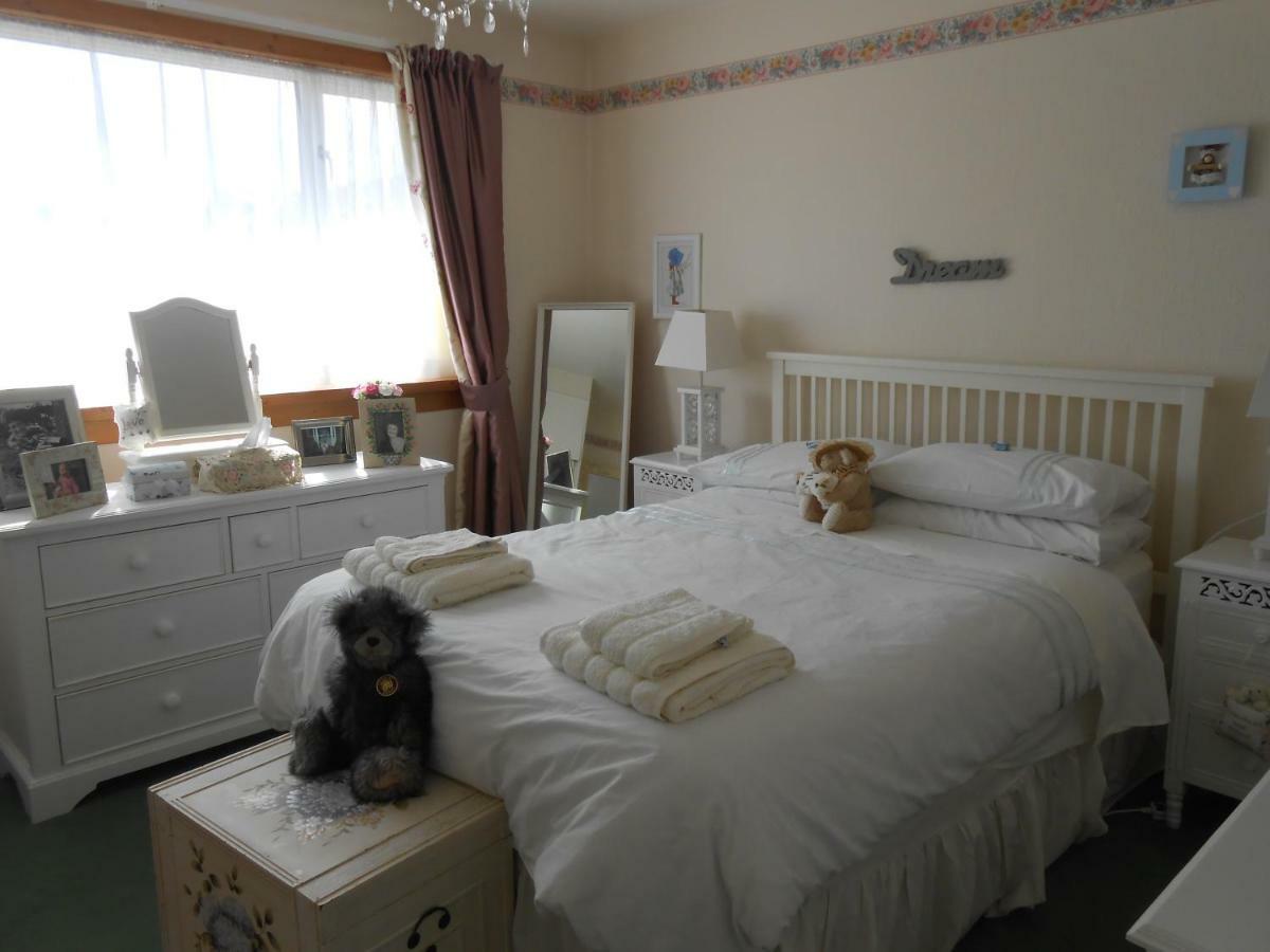 Rose Villa Bed And Breakfast Forfar Bagian luar foto