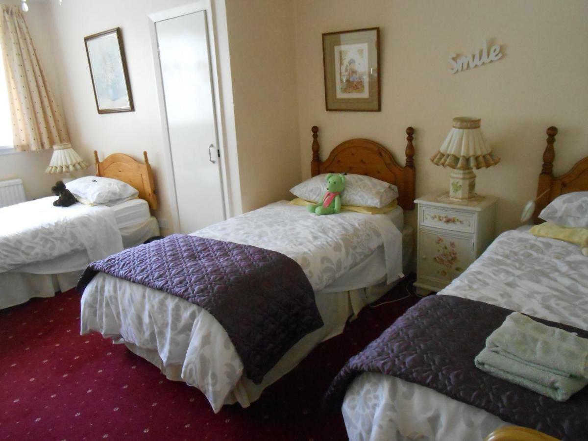 Rose Villa Bed And Breakfast Forfar Bagian luar foto