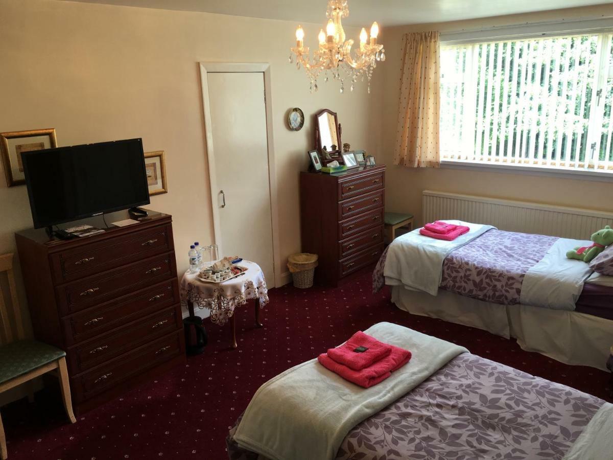 Rose Villa Bed And Breakfast Forfar Bagian luar foto