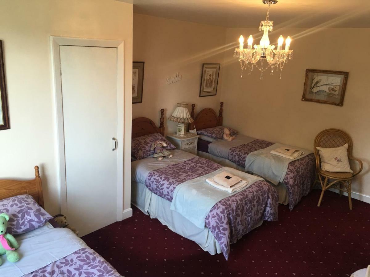 Rose Villa Bed And Breakfast Forfar Bagian luar foto
