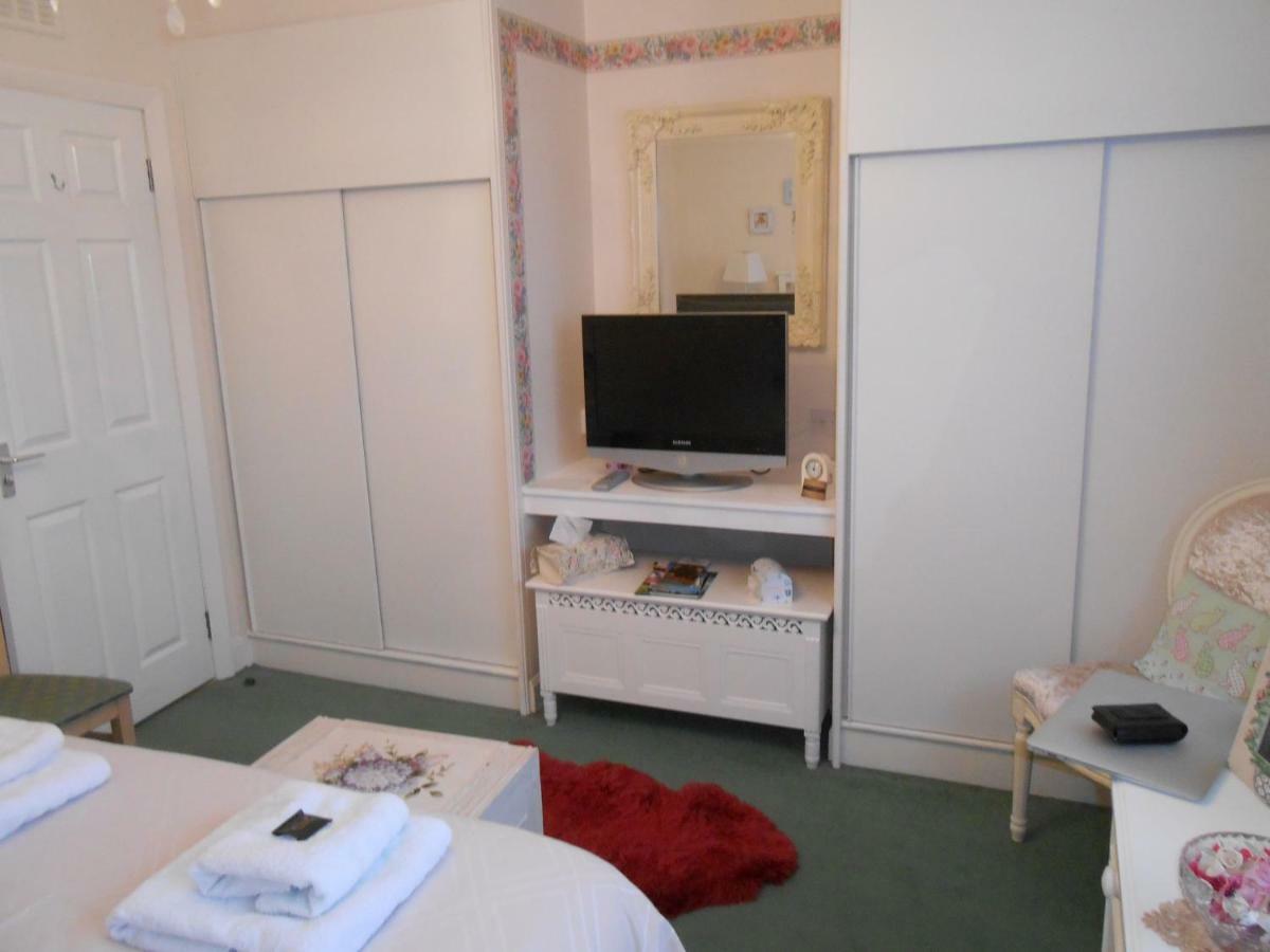 Rose Villa Bed And Breakfast Forfar Bagian luar foto